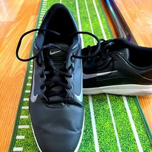Nike Golf shoes, barely worn.